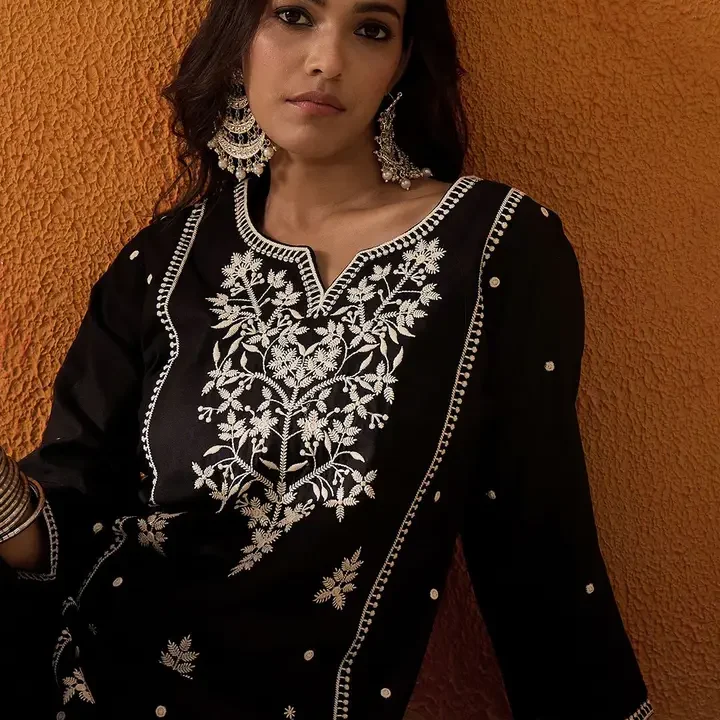 Indo Era Black Floral Embroidered Notch Neck Straight Kurta, Black