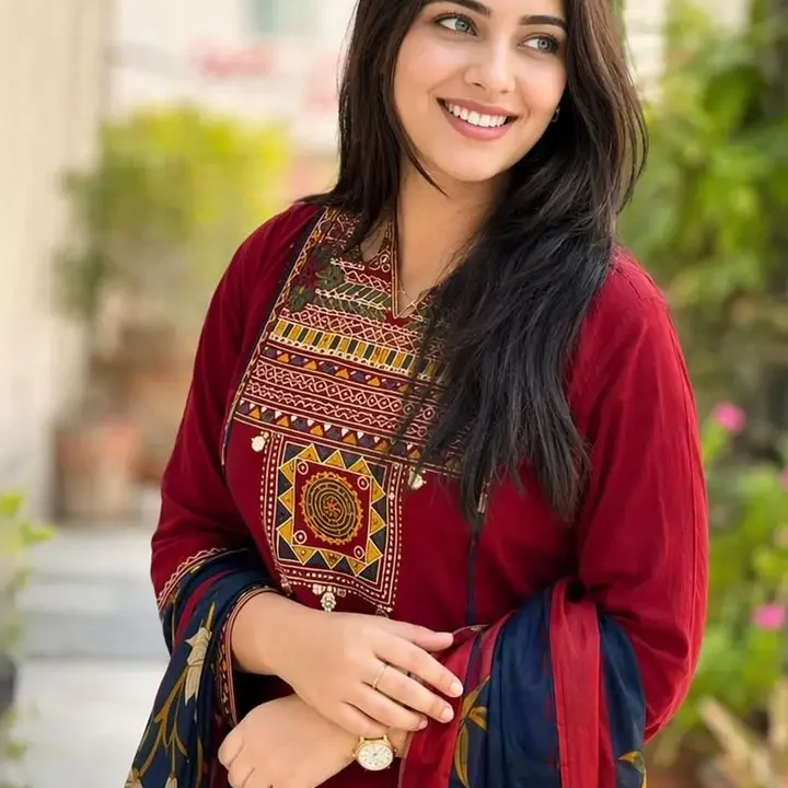Vastra Rang Women Ethnic Regular Thread Work Pure Cotton Kurta with Palazzos & With, Maroon