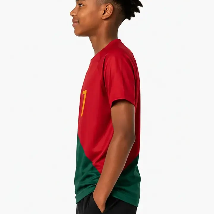 dostitch Boys Cristiano Ronaldo Colourblocked T-shirt, Red